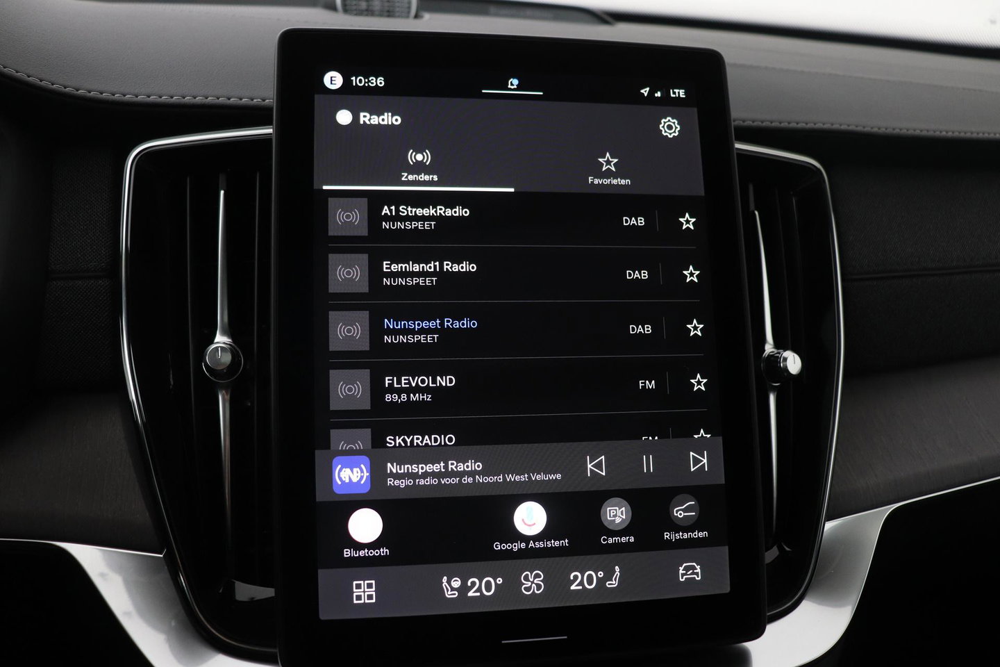 Volvo XC90 T8 Plug-in hybrid Ultra Bright | Bowers&Wilkins | Luchtvering | Massage | 22 Inch | Trekhaak | Head-Up