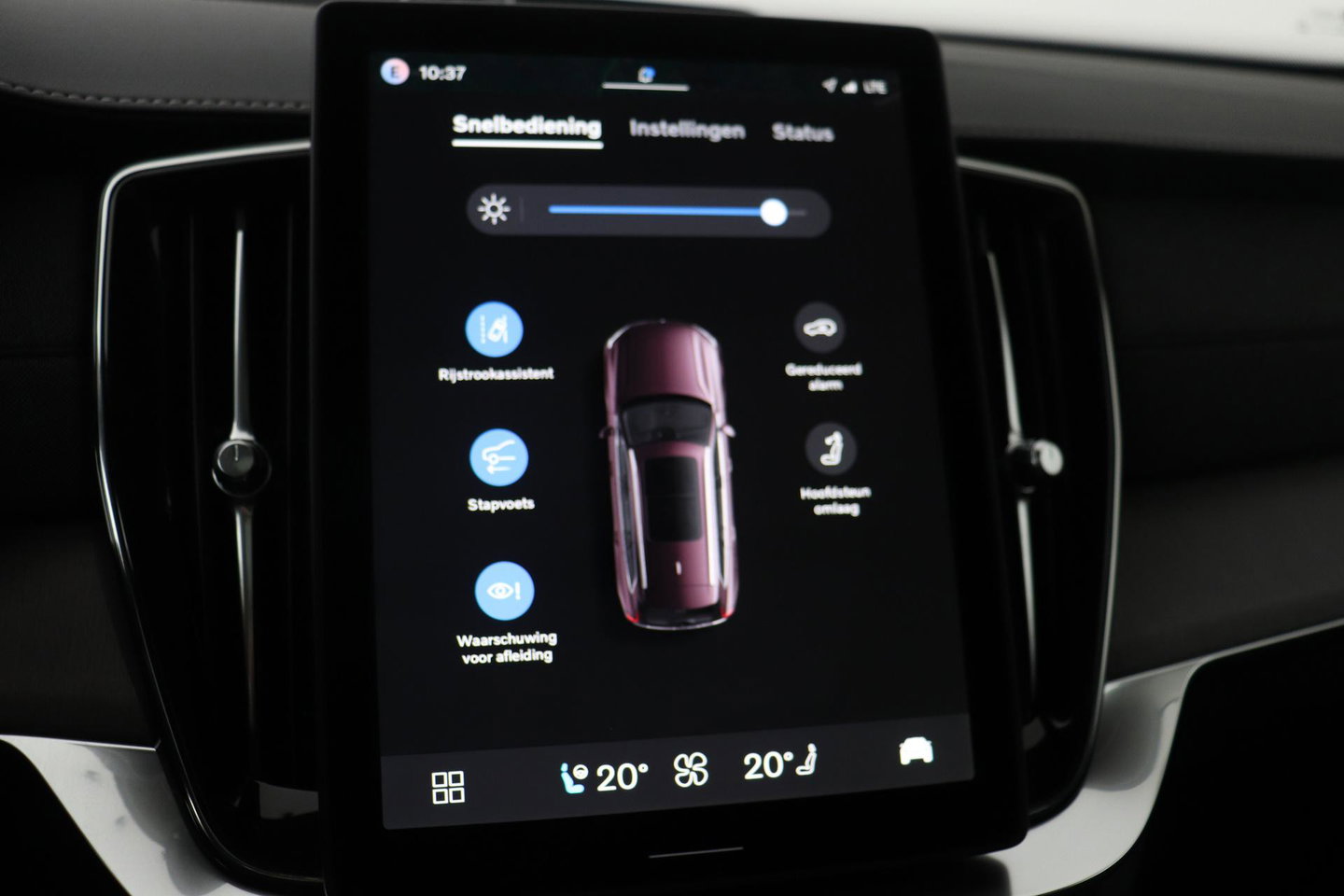 Volvo XC90 T8 Plug-in hybrid Ultra Bright | Bowers&Wilkins | Luchtvering | Massage | 22 Inch | Trekhaak | Head-Up