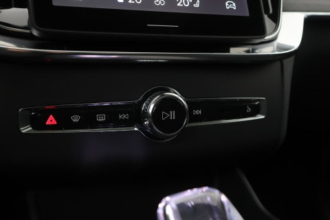 Volvo XC90 T8 Plug-in hybrid Ultra Bright | Bowers&Wilkins | Luchtvering | Massage | 22 Inch | Trekhaak | Head-Up