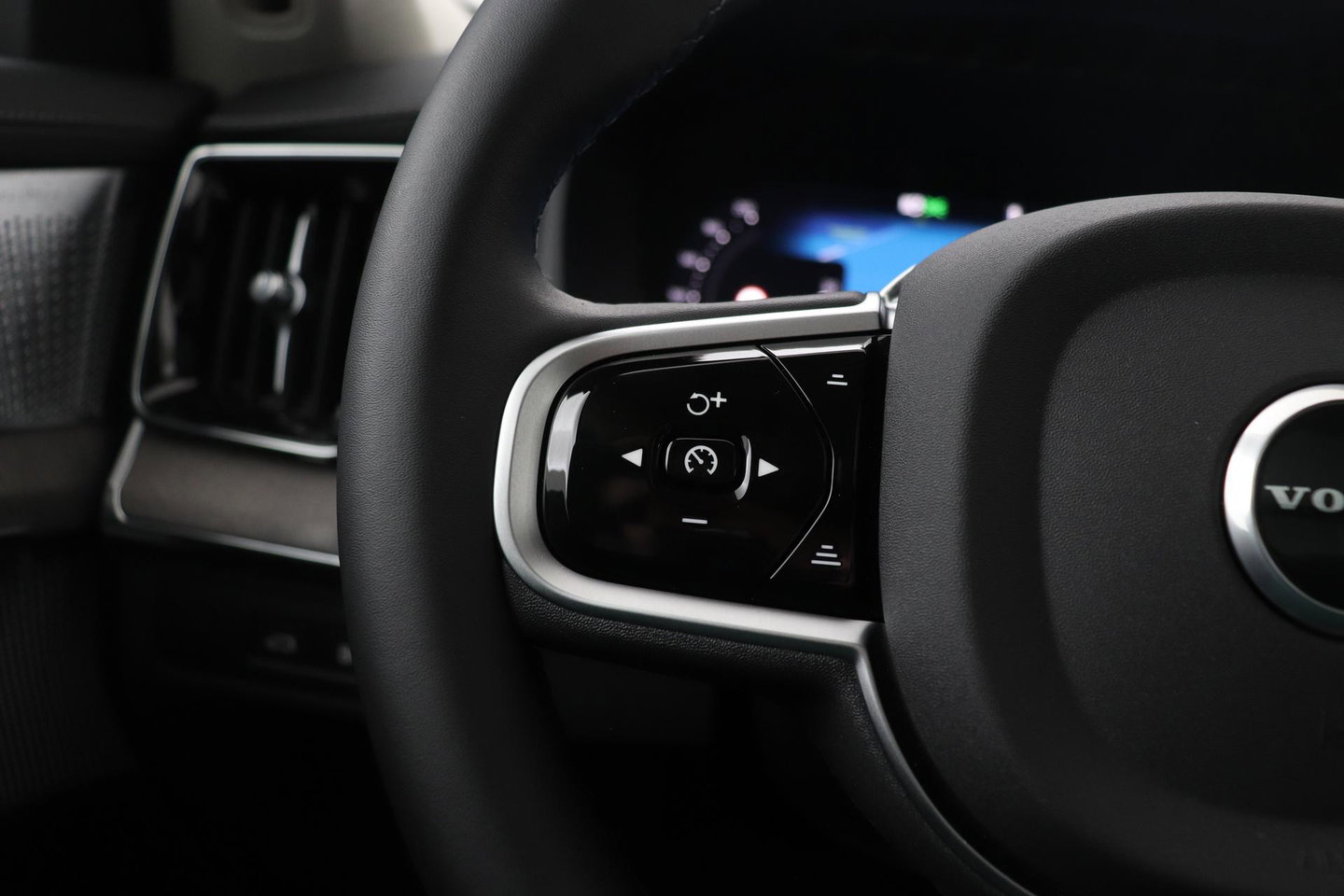Volvo XC90 T8 Plug-in hybrid Ultra Bright | Bowers&Wilkins | Luchtvering | Massage | 22 Inch | Trekhaak | Head-Up