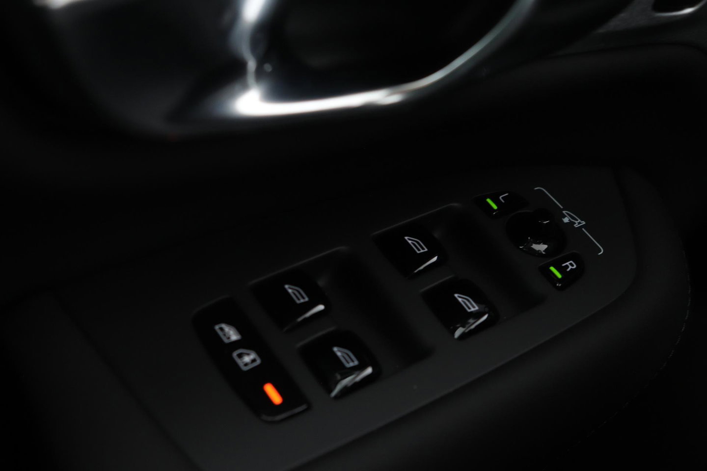 Volvo XC90 T8 Plug-in hybrid Ultra Bright | Bowers&Wilkins | Luchtvering | Massage | 22 Inch | Trekhaak | Head-Up