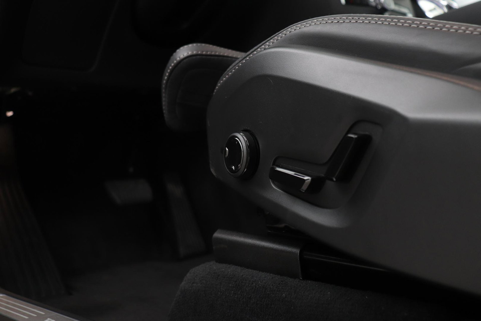 Volvo XC90 T8 Plug-in hybrid Ultra Bright | Bowers&Wilkins | Luchtvering | Massage | 22 Inch | Trekhaak | Head-Up