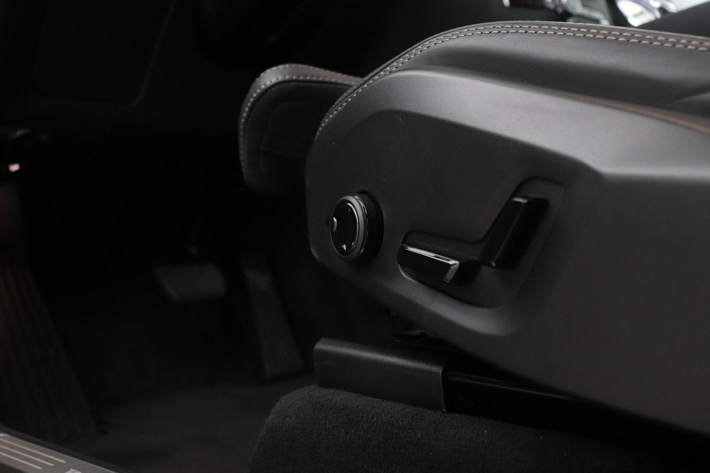 Volvo XC90 T8 Plug-in hybrid Ultra Bright | Bowers&Wilkins | Luchtvering | Massage | 22 Inch | Trekhaak | Head-Up