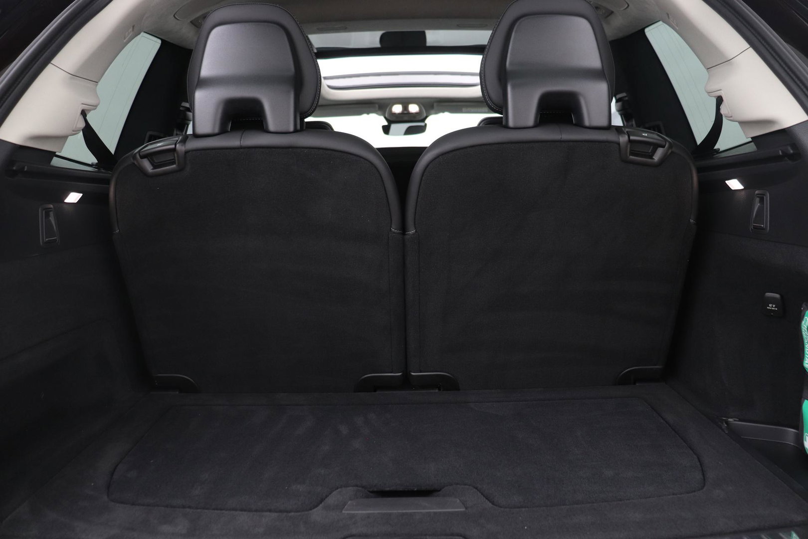 Volvo XC90 T8 Plug-in hybrid Ultra Bright | Bowers&Wilkins | Luchtvering | Massage | 22 Inch | Trekhaak | Head-Up
