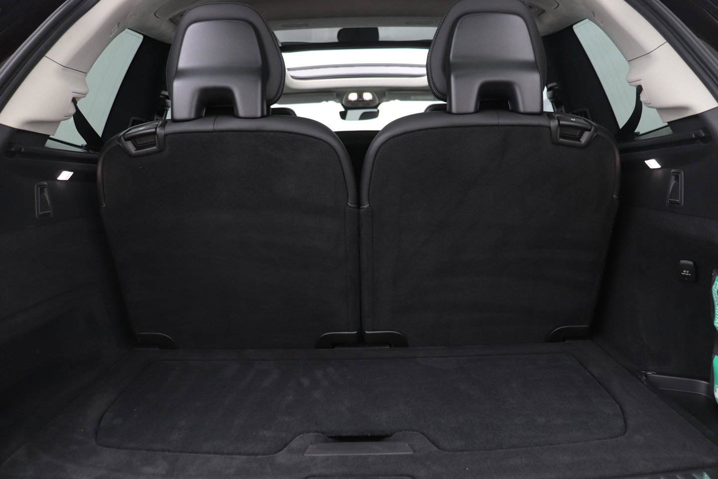 Volvo XC90 T8 Plug-in hybrid Ultra Bright | Bowers&Wilkins | Luchtvering | Massage | 22 Inch | Trekhaak | Head-Up