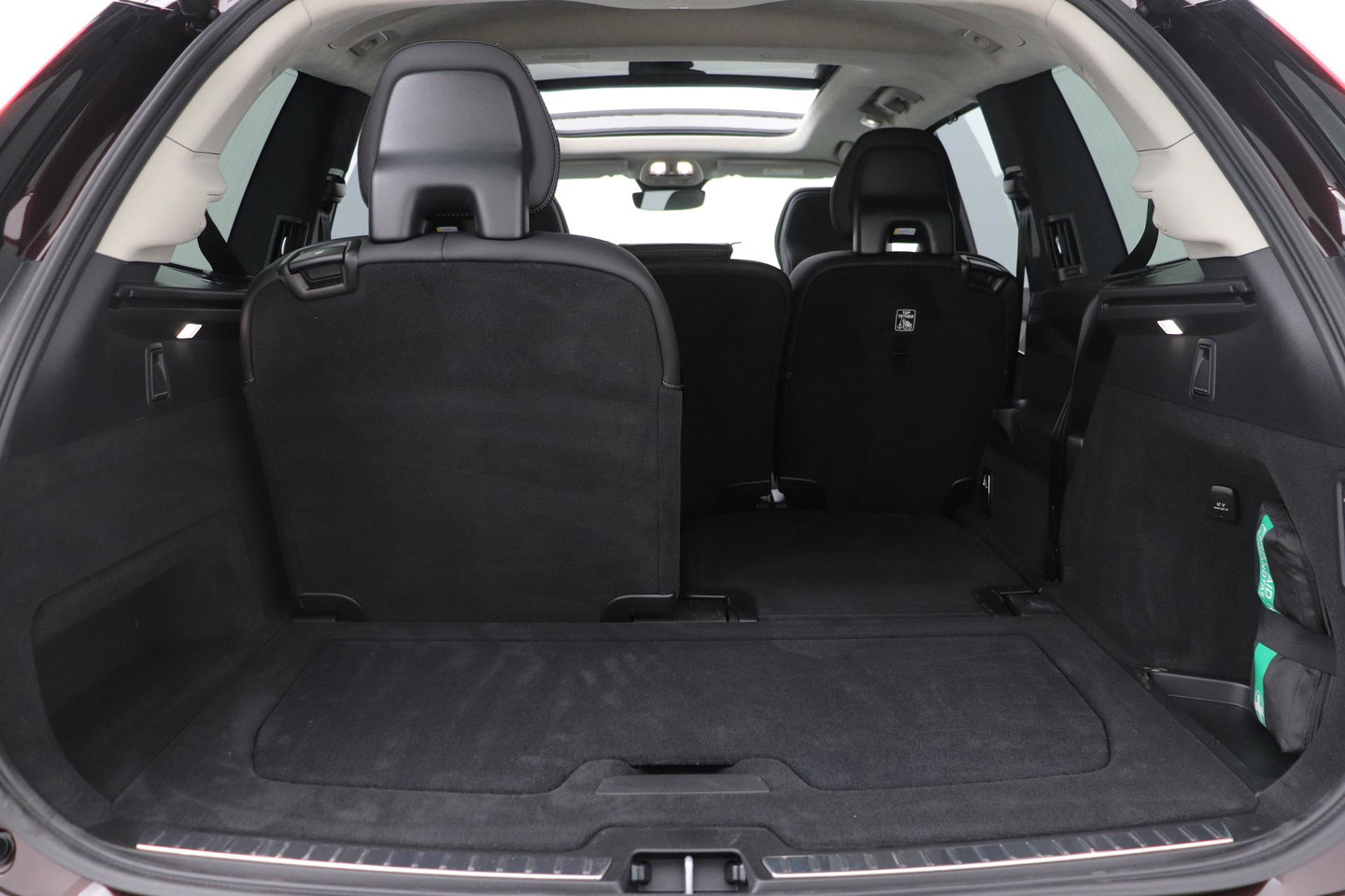 Volvo XC90 T8 Plug-in hybrid Ultra Bright | Bowers&Wilkins | Luchtvering | Massage | 22 Inch | Trekhaak | Head-Up