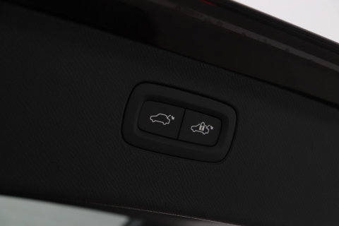 Volvo XC90 T8 Plug-in hybrid Ultra Bright | Bowers&Wilkins | Luchtvering | Massage | 22 Inch | Trekhaak | Head-Up