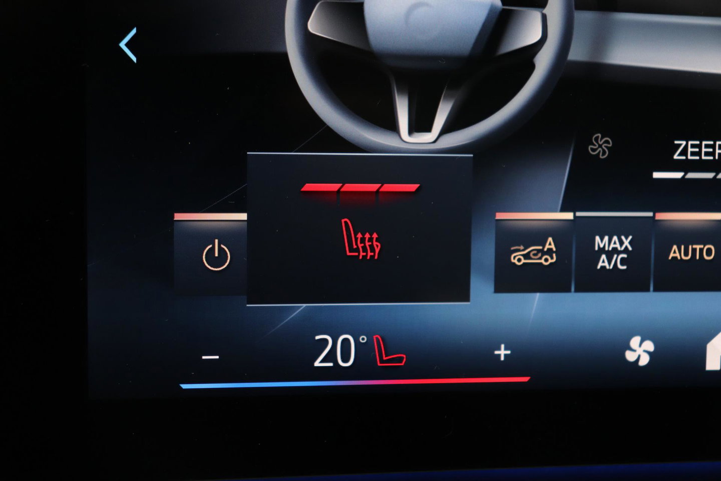 BMW X1 sDrive18i | M-Sport | Stoelverwarming | Camera | Apple Carplay | 18 Inch | Keyless
