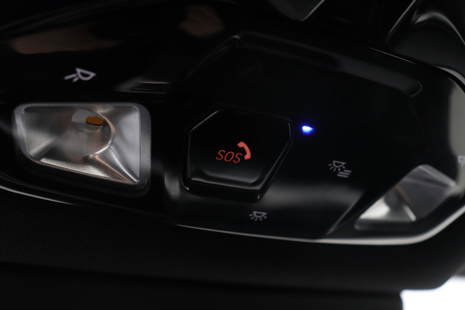 BMW X1 sDrive18i | M-Sport | Stoelverwarming | Camera | Apple Carplay | 18 Inch | Keyless