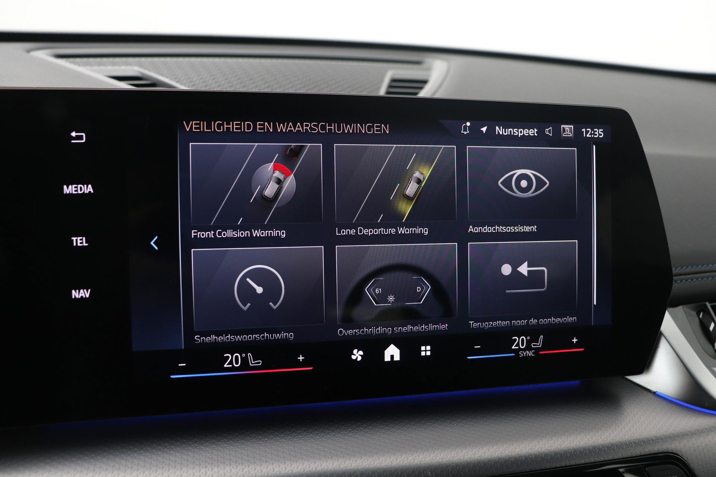 BMW X1 sDrive18i | M-Sport | Stoelverwarming | Camera | Apple Carplay | 18 Inch | Keyless