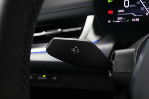 BMW X1 sDrive18i | M-Sport | Stoelverwarming | Camera | Apple Carplay | 18 Inch | Keyless