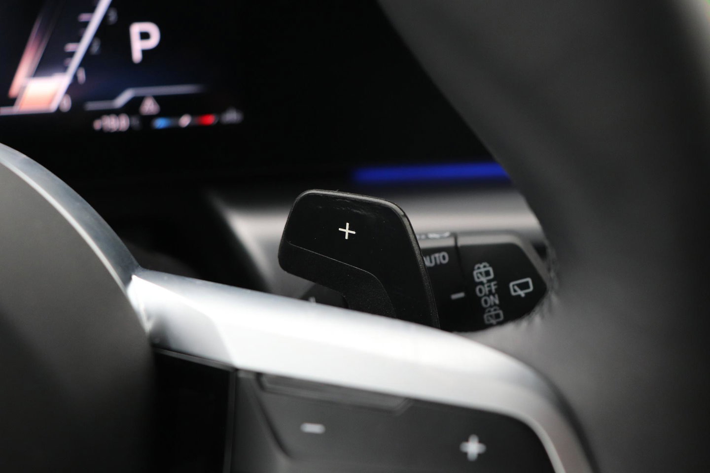 BMW X1 sDrive18i | M-Sport | Stoelverwarming | Camera | Apple Carplay | 18 Inch | Keyless