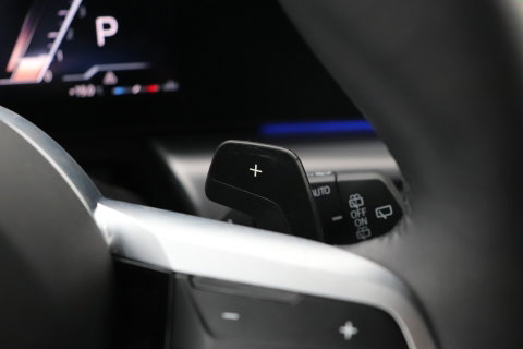 BMW X1 sDrive18i | M-Sport | Stoelverwarming | Camera | Apple Carplay | 18 Inch | Keyless