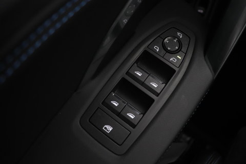 BMW X1 sDrive18i | M-Sport | Stoelverwarming | Camera | Apple Carplay | 18 Inch | Keyless