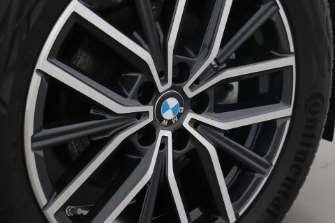 BMW X1 sDrive18i | M-Sport | Stoelverwarming | Camera | Apple Carplay | 18 Inch | Keyless