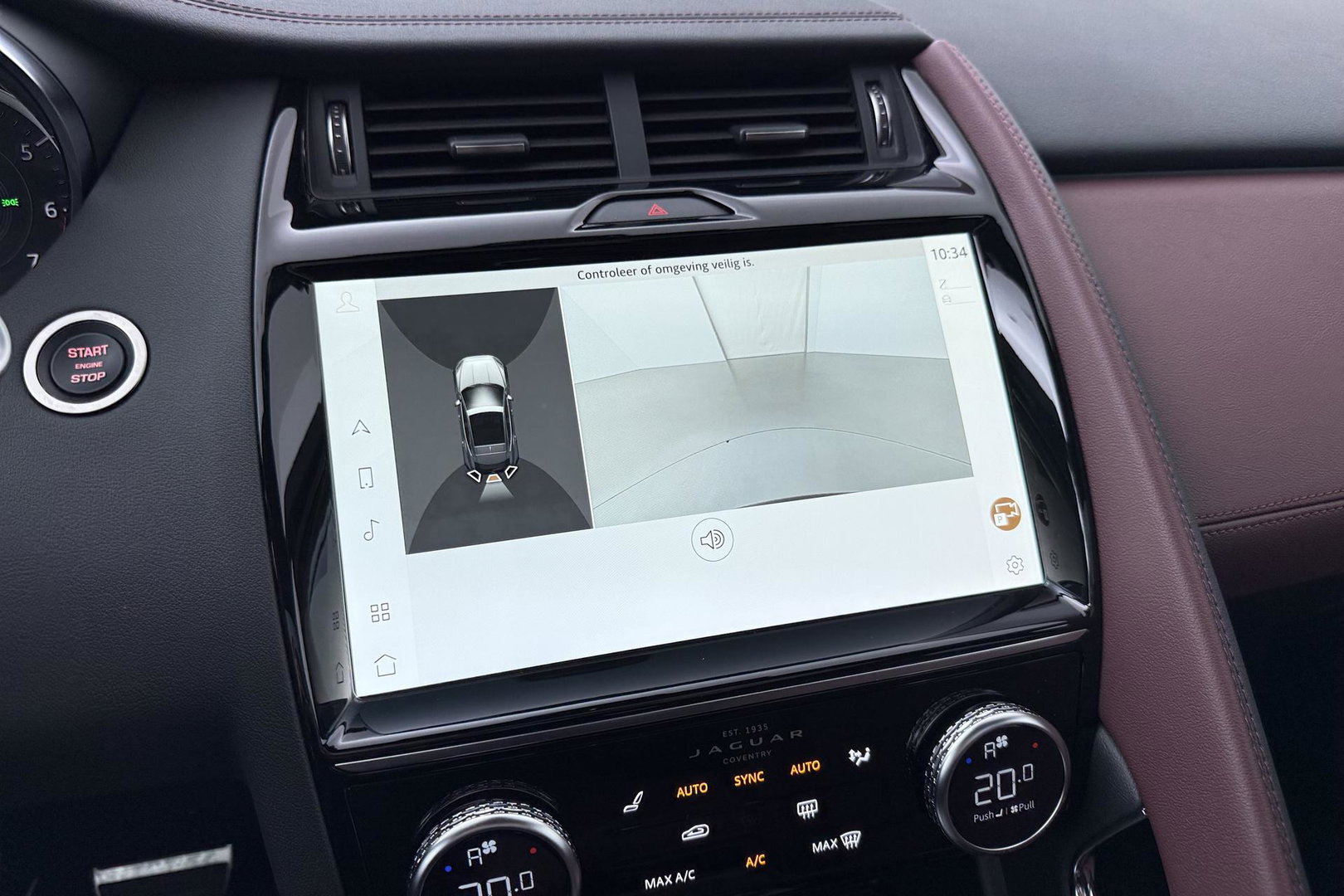 Jaguar E-PACE P300e AWD R-Dynamic S | ACC | Panoramadak | Memory | Camera | Stoelverwarming | 18 inch