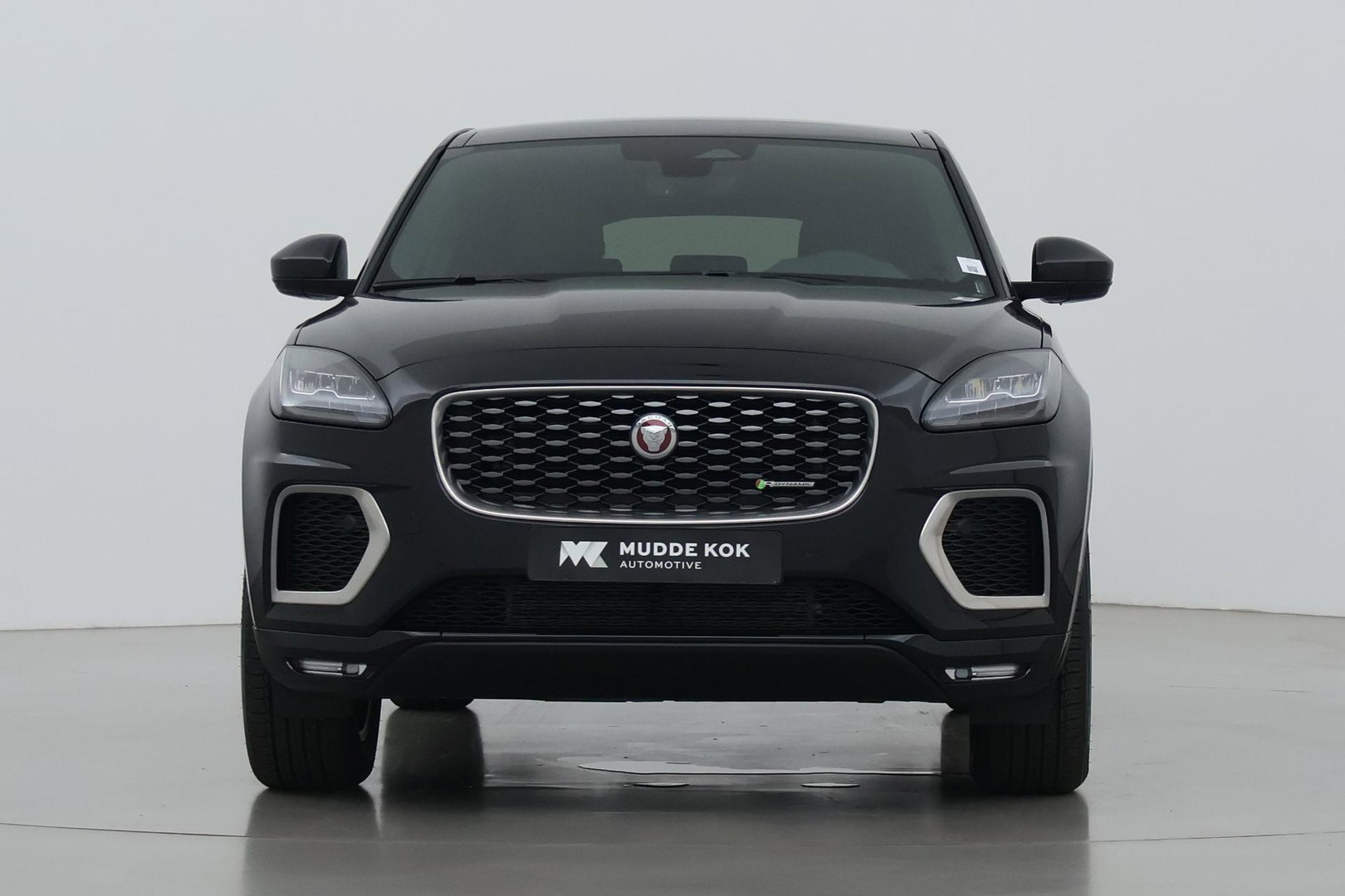 Jaguar E-PACE P300e AWD R-Dynamic S | ACC | Panoramadak | Memory | Camera | Stoelverwarming | 18 inch