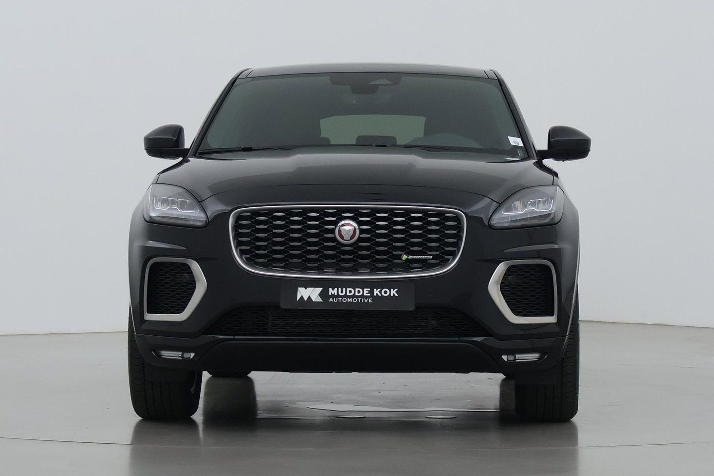 Jaguar E-PACE P300e AWD R-Dynamic S | ACC | Panoramadak | Memory | Camera | Stoelverwarming | 18 inch