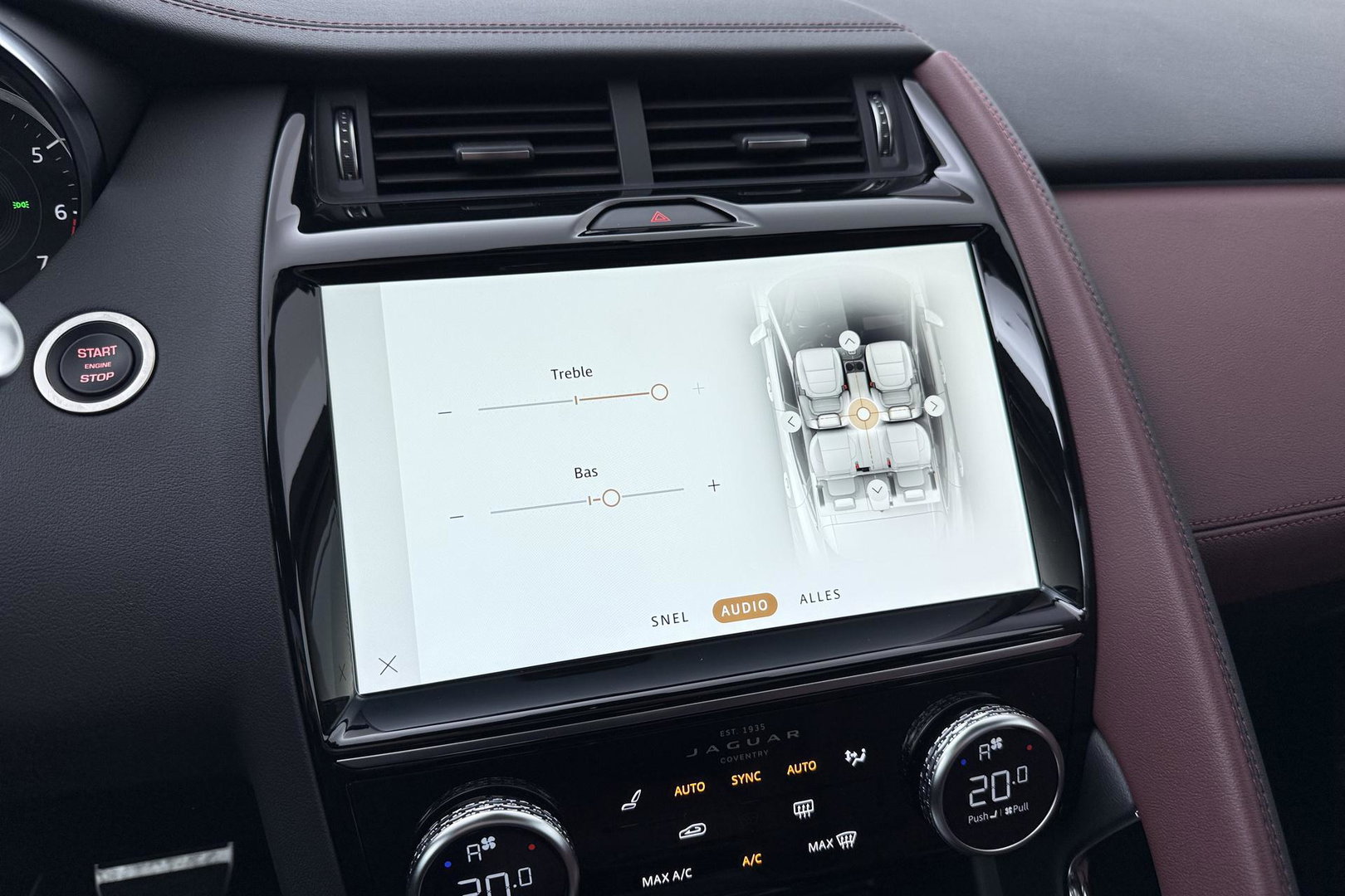 Jaguar E-PACE P300e AWD R-Dynamic S | ACC | Panoramadak | Memory | Camera | Stoelverwarming | 18 inch