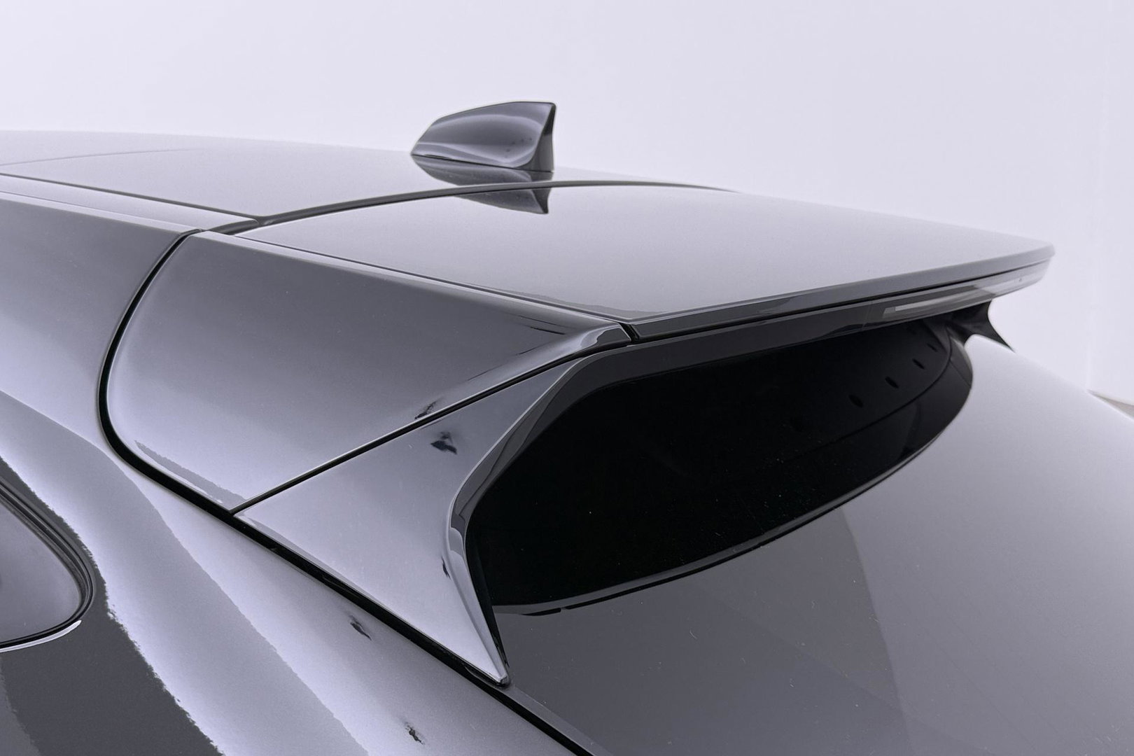 Jaguar E-PACE P300e AWD R-Dynamic S | ACC | Panoramadak | Memory | Camera | Stoelverwarming | 18 inch