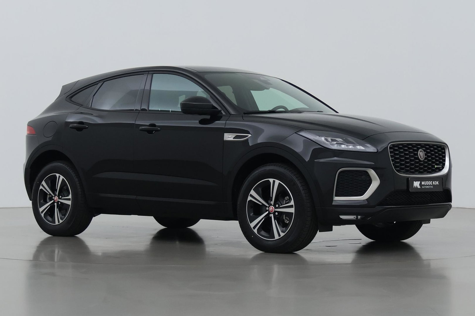 Jaguar E-PACE P300e AWD R-Dynamic S | ACC | Panoramadak | Memory | Camera | Stoelverwarming | 18 inch