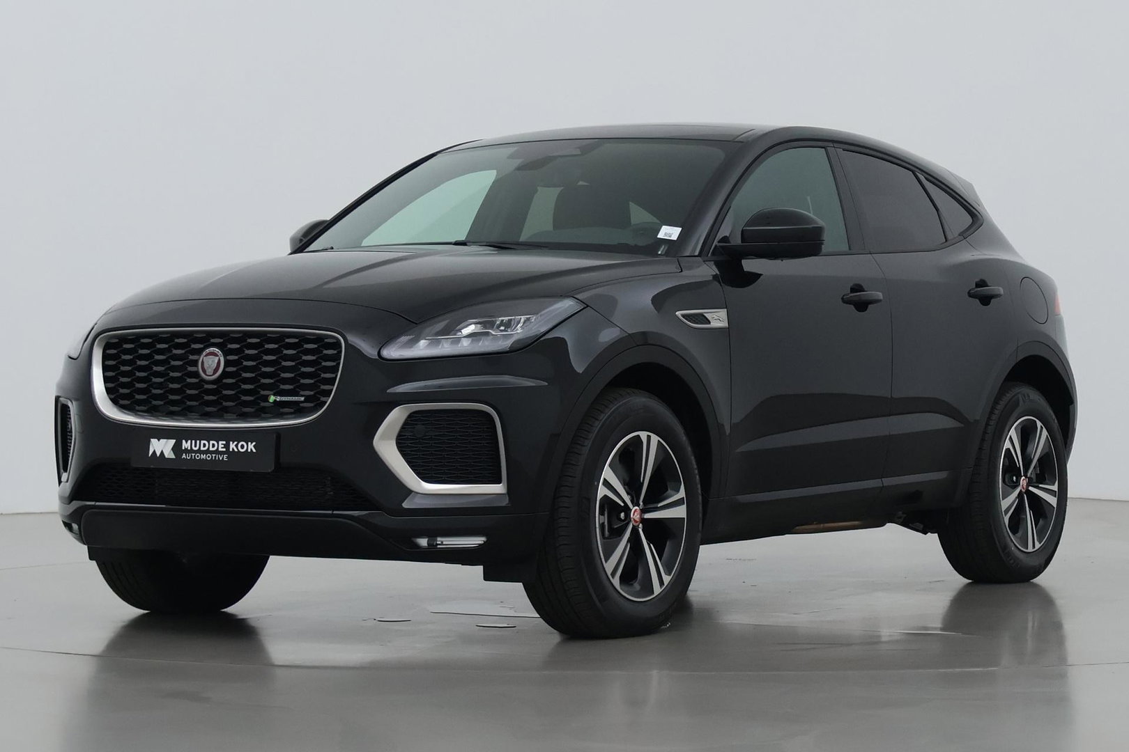 Jaguar E-PACE P300e AWD R-Dynamic S | ACC | Panoramadak | Memory | Camera | Stoelverwarming | 18 inch