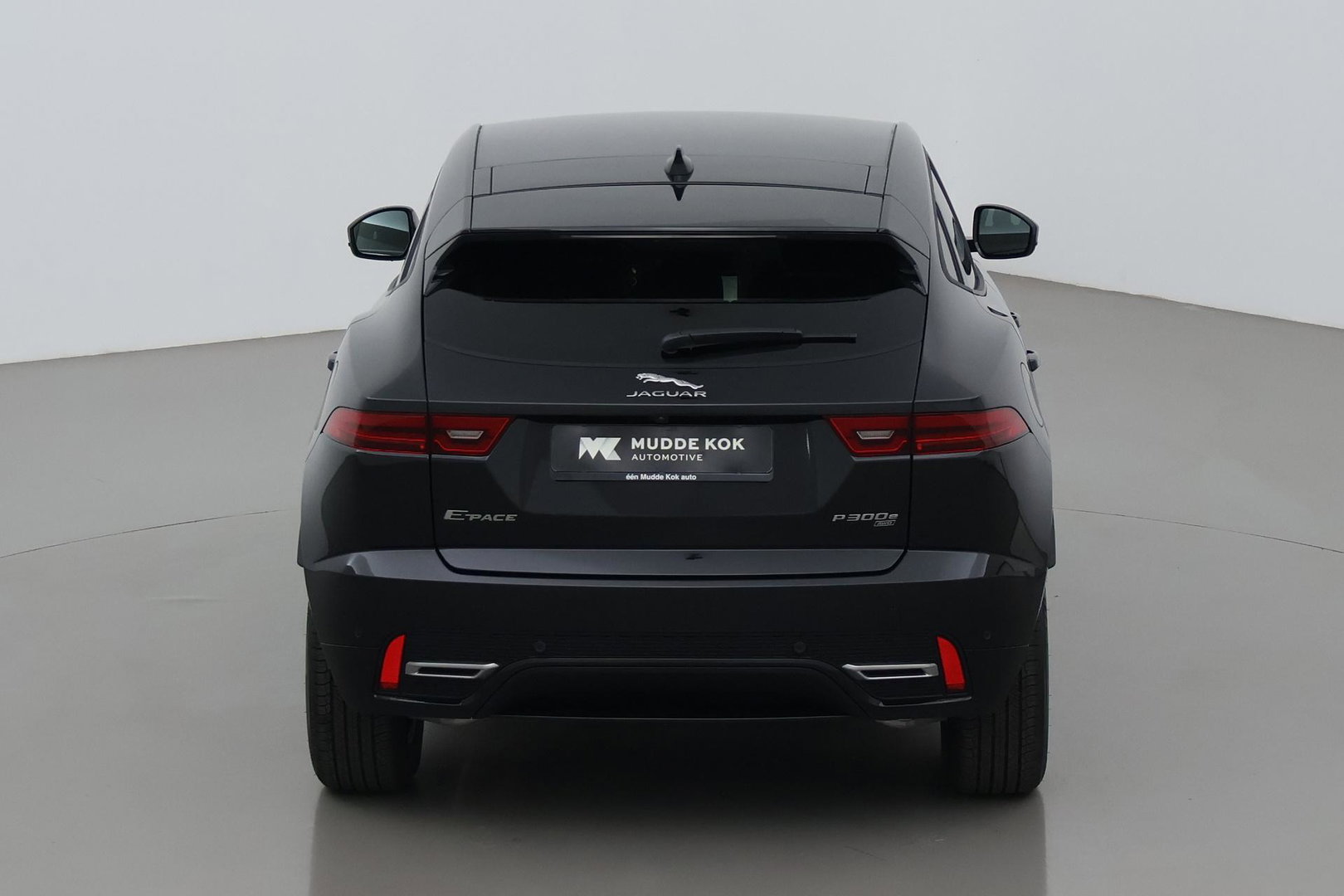 Jaguar E-PACE P300e AWD R-Dynamic S | ACC | Panoramadak | Memory | Camera | Stoelverwarming | 18 inch