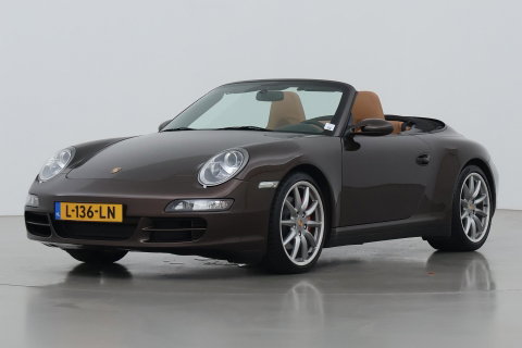 Porsche 911 Cabrio 3.8 Carrera 4S 997.1 | Handgeschakeld | Macadamia Metallic | Memory | 19 inch
