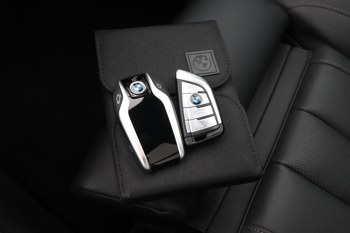 BMW X5 xDrive40d High Executive 7p. | Luchtvering | Bowers&Wilkins | Trekhaak | Panoramadak | Head-Up | 360° Camera