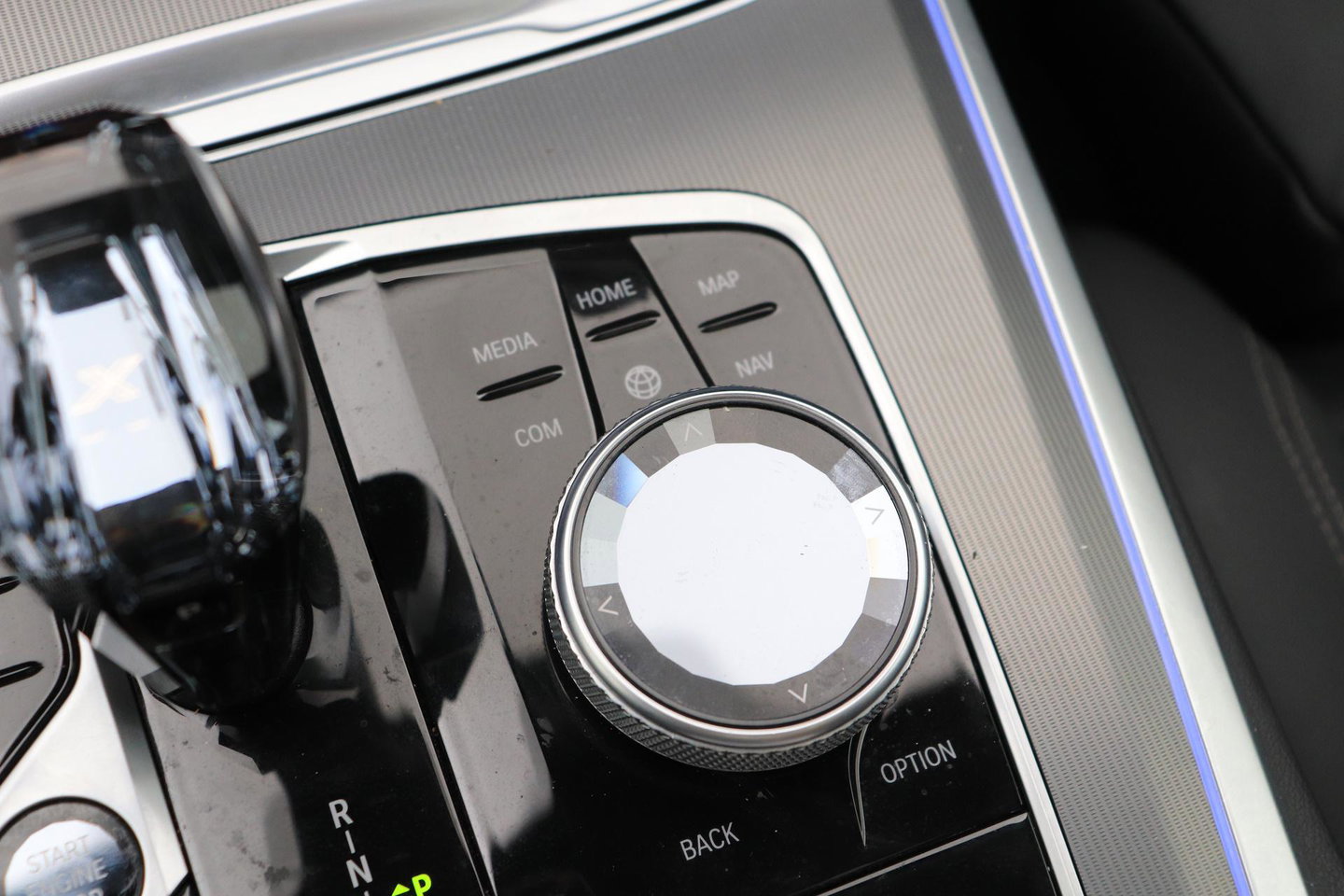 BMW X5 xDrive40d High Executive 7p. | Luchtvering | Bowers&Wilkins | Trekhaak | Panoramadak | Head-Up | 360° Camera