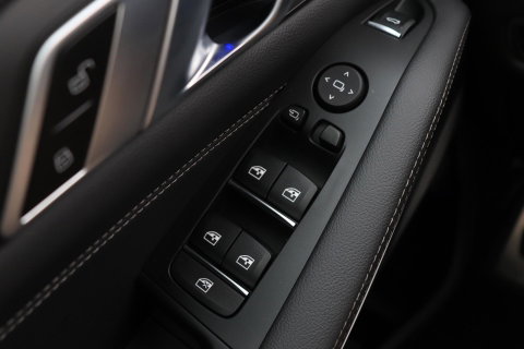 BMW X5 xDrive40d High Executive 7p. | Luchtvering | Bowers&Wilkins | Trekhaak | Panoramadak | Head-Up | 360° Camera
