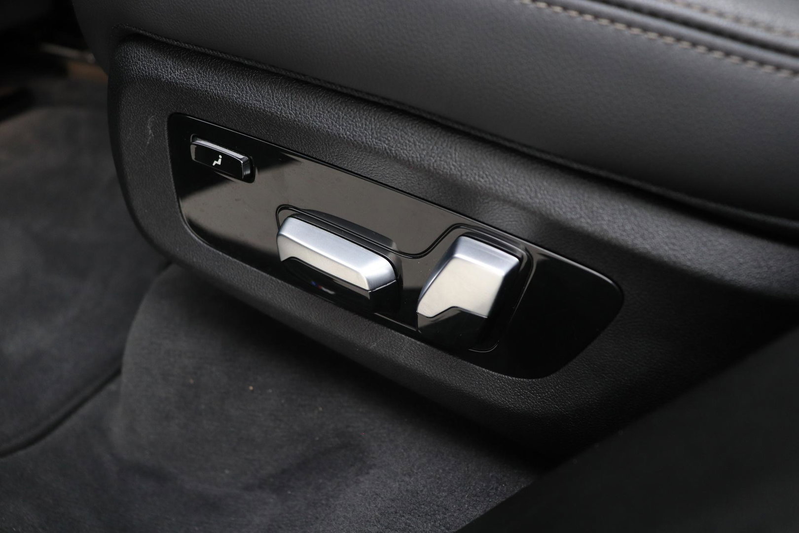 BMW X5 xDrive40d High Executive 7p. | Luchtvering | Bowers&Wilkins | Trekhaak | Panoramadak | Head-Up | 360° Camera