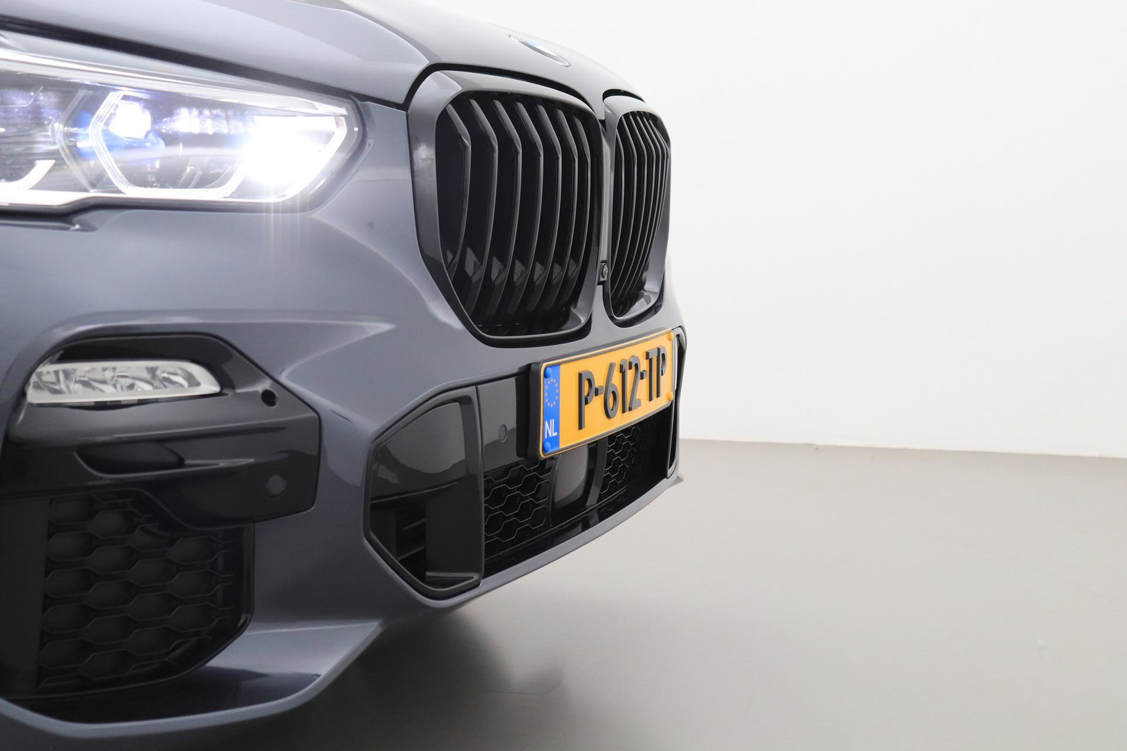 BMW X5 xDrive40d High Executive 7p. | Luchtvering | Bowers&Wilkins | Trekhaak | Panoramadak | Head-Up | 360° Camera