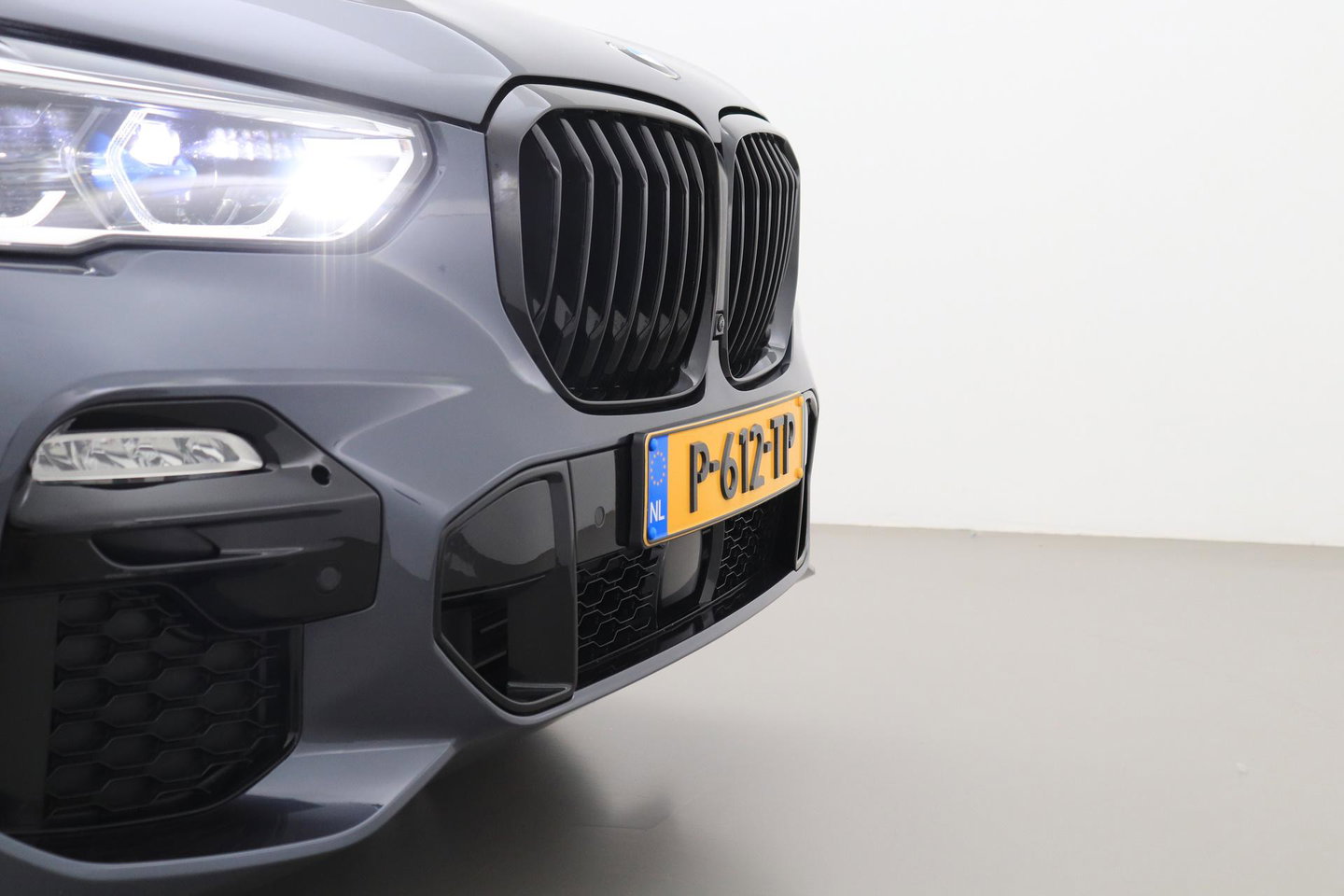 BMW X5 xDrive40d High Executive 7p. | Luchtvering | Bowers&Wilkins | Trekhaak | Panoramadak | Head-Up | 360° Camera