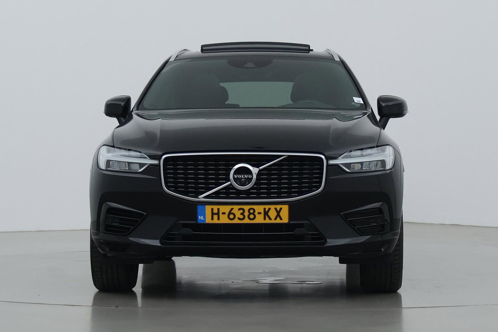 Volvo XC60 T8 Twin Engine R-Design | ACC | Panoramadak | Harman/Kardon | 360° Camera | Head-Up | Keyless | Memory