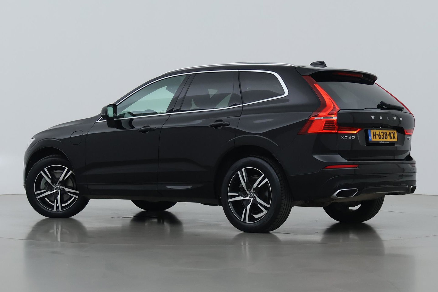Volvo XC60 T8 Twin Engine R-Design | ACC | Panoramadak | Harman/Kardon | 360° Camera | Head-Up | Keyless | Memory