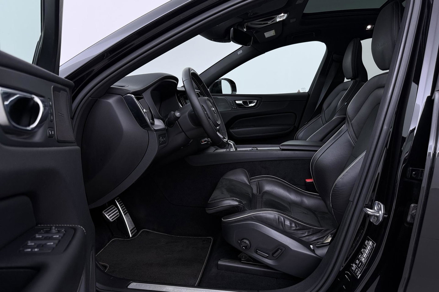 Volvo XC60 T8 Twin Engine R-Design | ACC | Panoramadak | Harman/Kardon | 360° Camera | Head-Up | Keyless | Memory