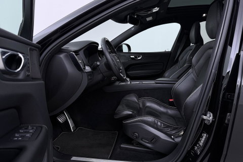 Volvo XC60 T8 Twin Engine R-Design | ACC | Panoramadak | Harman/Kardon | 360° Camera | Head-Up | Keyless | Memory