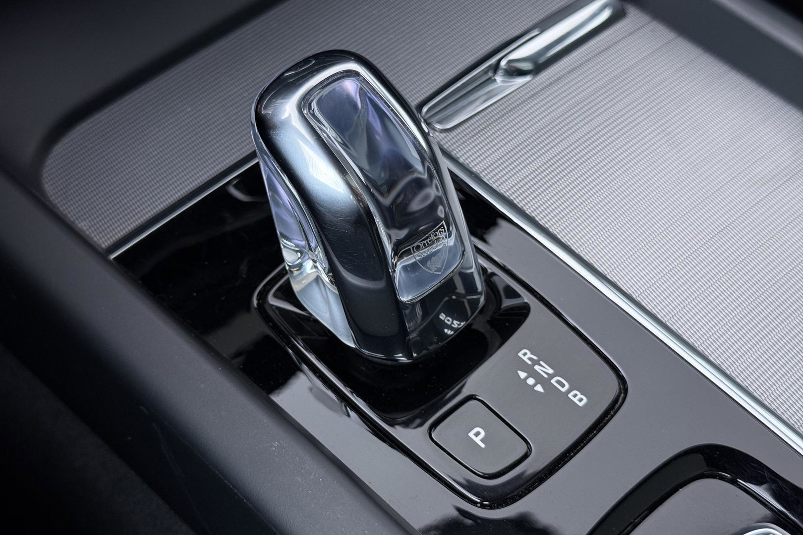 Volvo XC60 T8 Twin Engine R-Design | ACC | Panoramadak | Harman/Kardon | 360° Camera | Head-Up | Keyless | Memory