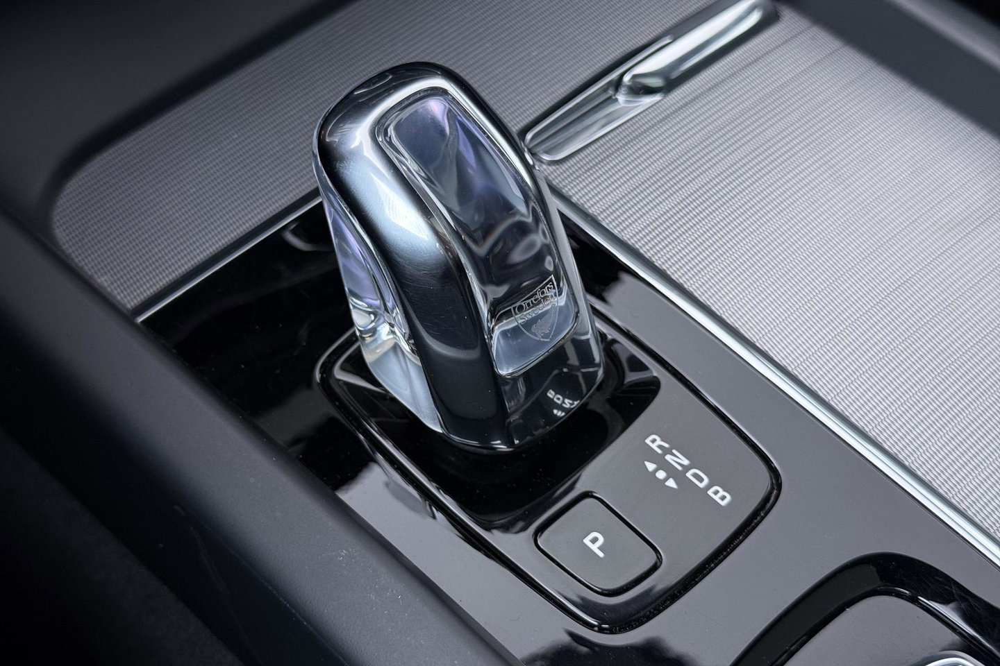 Volvo XC60 T8 Twin Engine R-Design | ACC | Panoramadak | Harman/Kardon | 360° Camera | Head-Up | Keyless | Memory