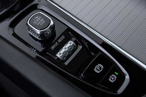 Volvo XC60 T8 Twin Engine R-Design | ACC | Panoramadak | Harman/Kardon | 360° Camera | Head-Up | Keyless | Memory