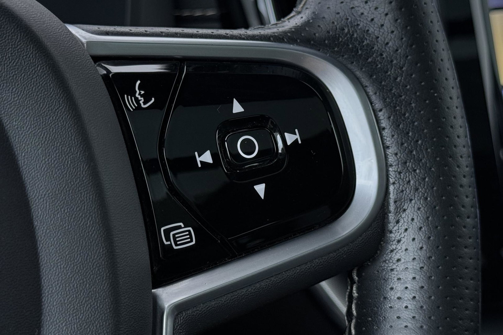 Volvo XC60 T8 Twin Engine R-Design | ACC | Panoramadak | Harman/Kardon | 360° Camera | Head-Up | Keyless | Memory