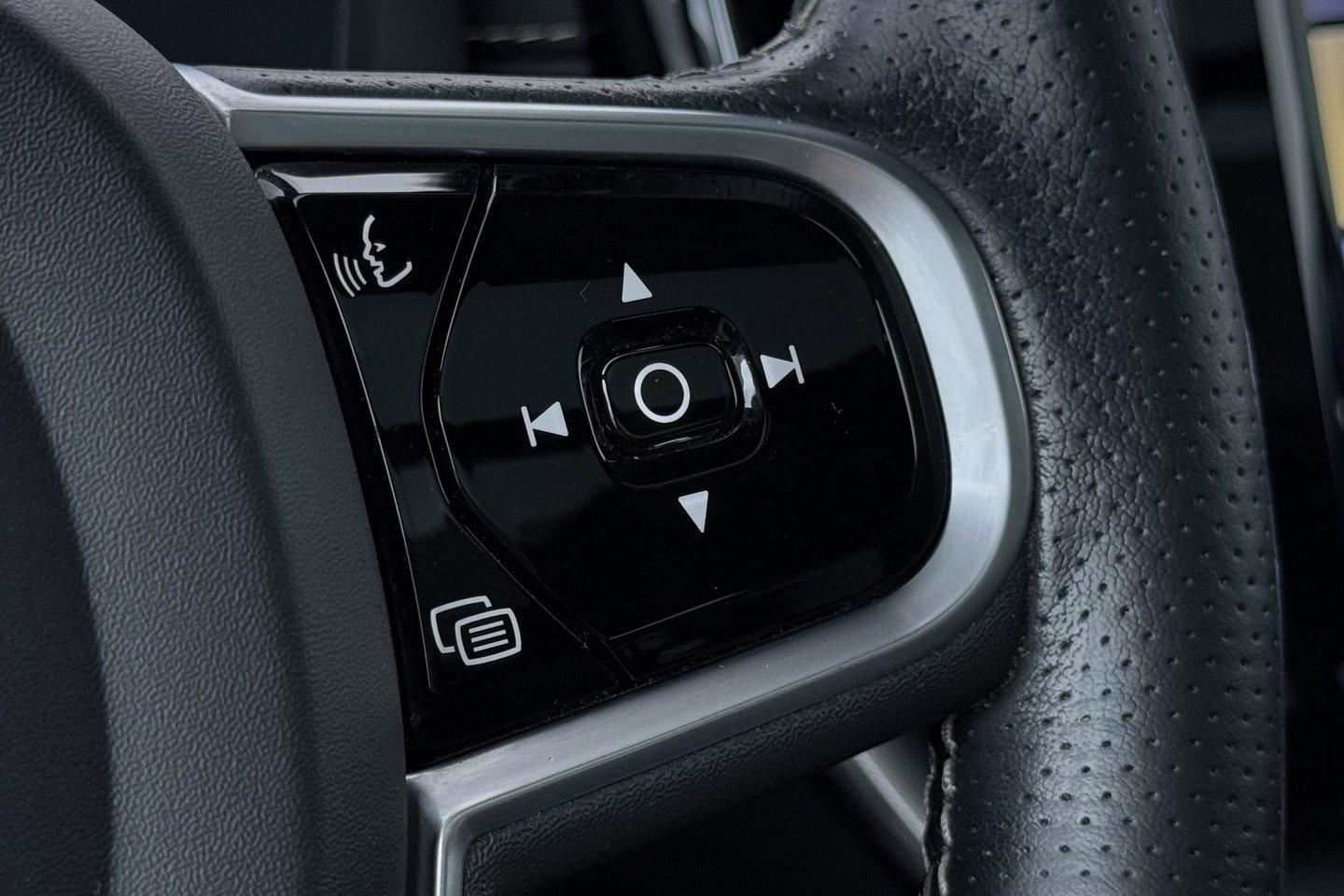 Volvo XC60 T8 Twin Engine R-Design | ACC | Panoramadak | Harman/Kardon | 360° Camera | Head-Up | Keyless | Memory