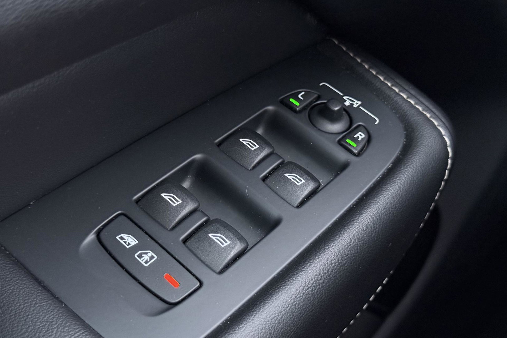 Volvo XC60 T8 Twin Engine R-Design | ACC | Panoramadak | Harman/Kardon | 360° Camera | Head-Up | Keyless | Memory