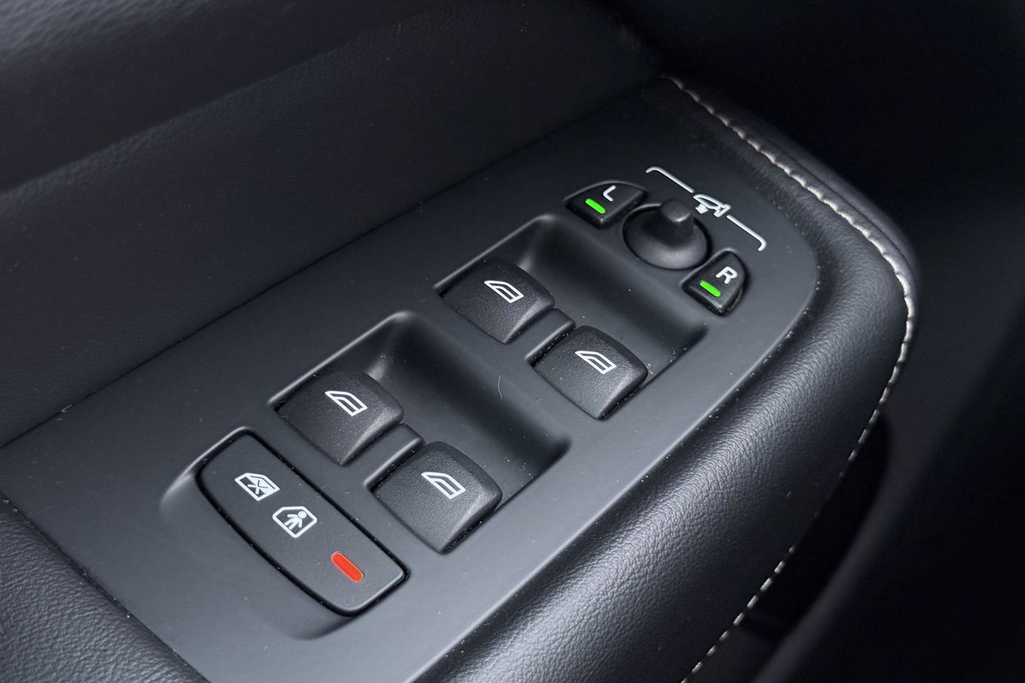 Volvo XC60 T8 Twin Engine R-Design | ACC | Panoramadak | Harman/Kardon | 360° Camera | Head-Up | Keyless | Memory