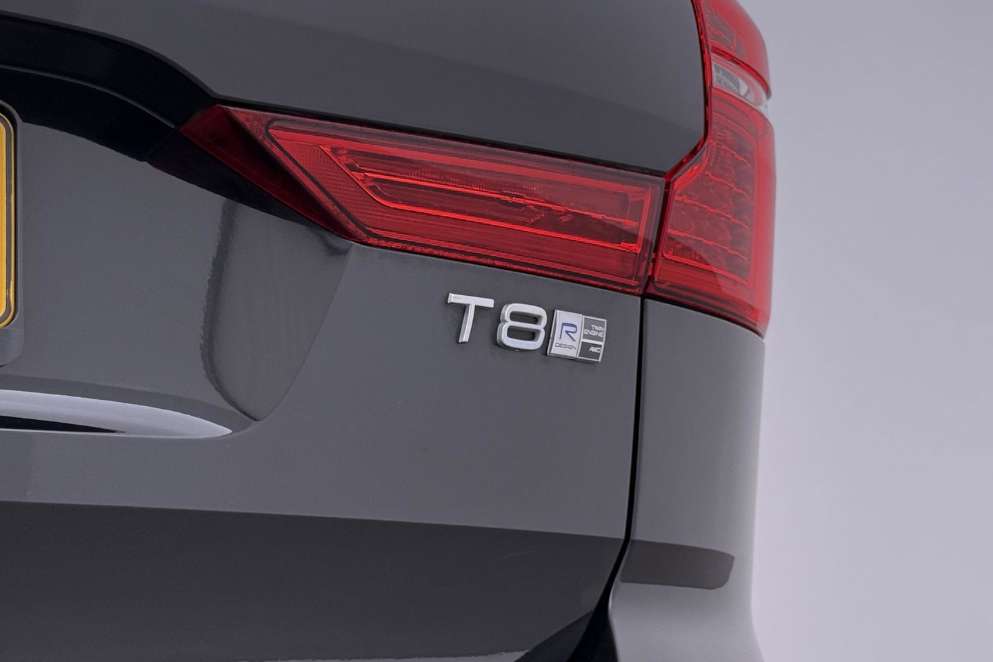 Volvo XC60 T8 Twin Engine R-Design | ACC | Panoramadak | Harman/Kardon | 360° Camera | Head-Up | Keyless | Memory