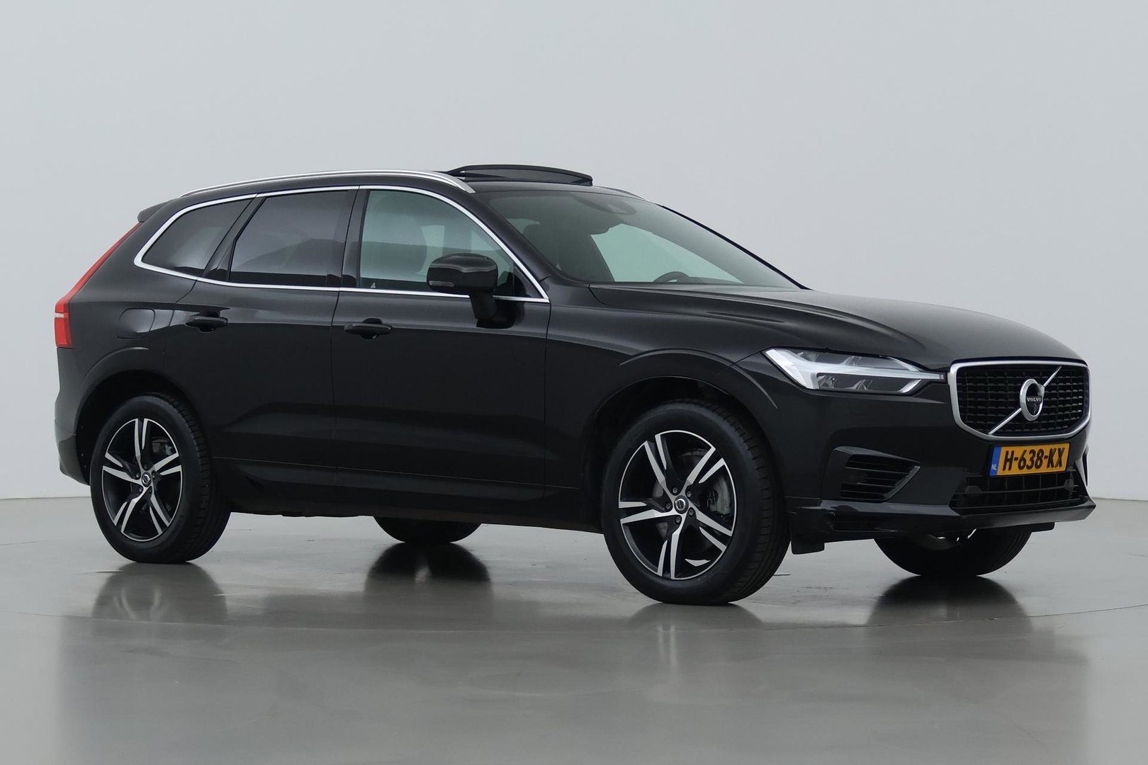 Volvo XC60 T8 Twin Engine R-Design | ACC | Panoramadak | Harman/Kardon | 360° Camera | Head-Up | Keyless | Memory