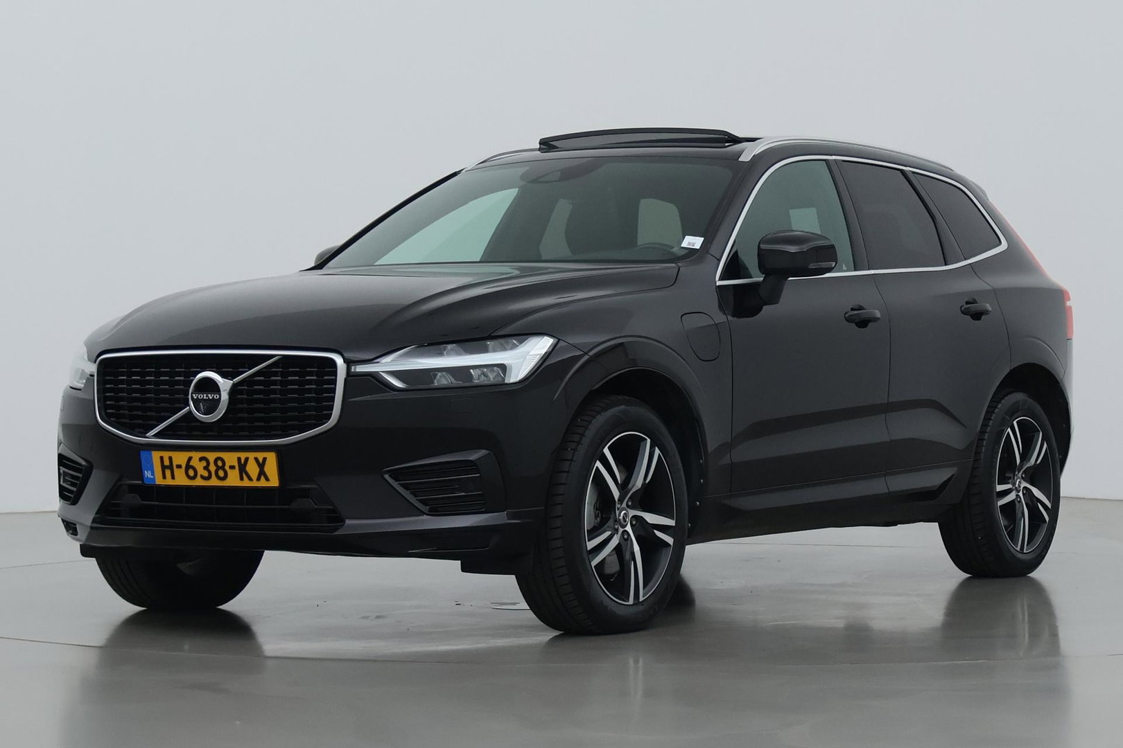 Volvo XC60 T8 Twin Engine R-Design | ACC | Panoramadak | Harman/Kardon | 360° Camera | Head-Up | Keyless | Memory