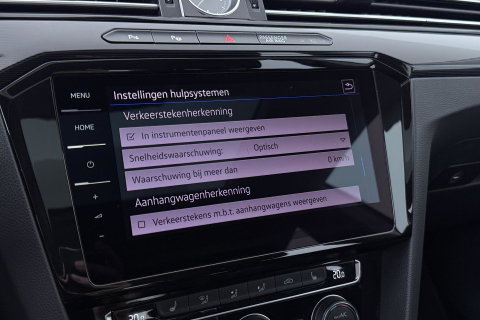 Volkswagen Arteon 1.5 TSI Elegance Business | ACC | Panoramadak | Trekhaak | Stoelverwarming Voor+Achter | Camera | 19 Inch