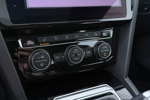 Volkswagen Arteon 1.5 TSI Elegance Business | ACC | Panoramadak | Trekhaak | Stoelverwarming Voor+Achter | Camera | 19 Inch